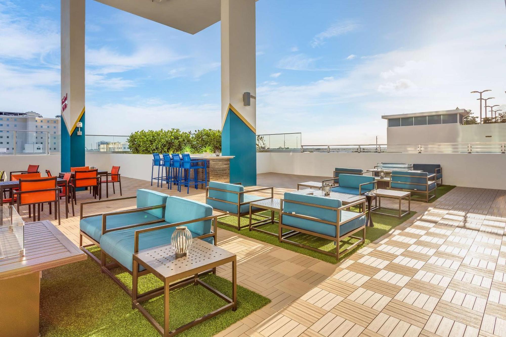 Serena Hotel Aventura Miami, Tapestry Collection By Hilton Luaran gambar