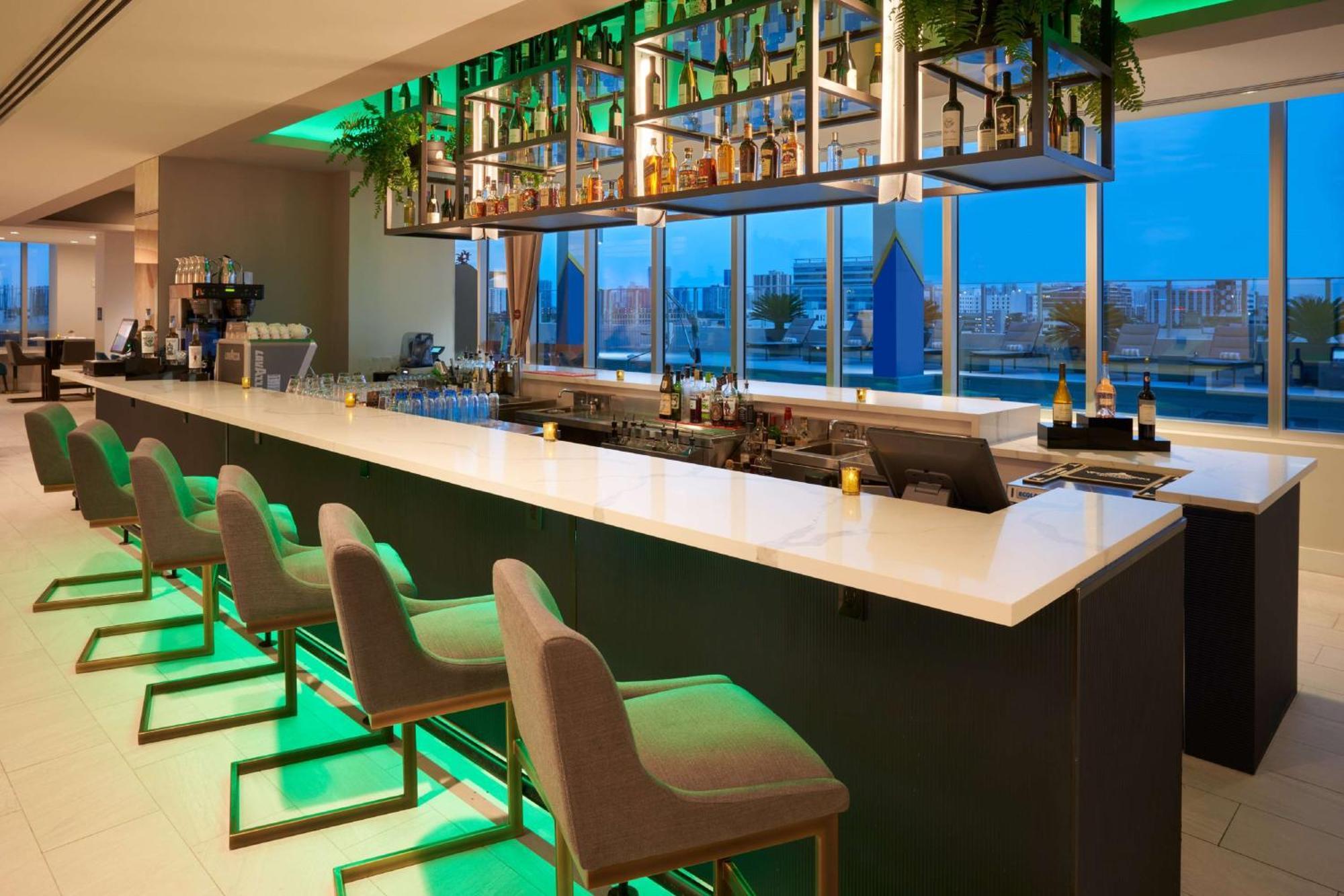 Serena Hotel Aventura Miami, Tapestry Collection By Hilton Luaran gambar